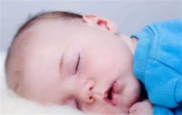 孩子睡觉张嘴还打呼噜，一定要引起注意啦，这可是影响他一辈子的事！(图1)