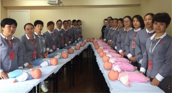 如何选择优质的育婴师培训服务？(图2)