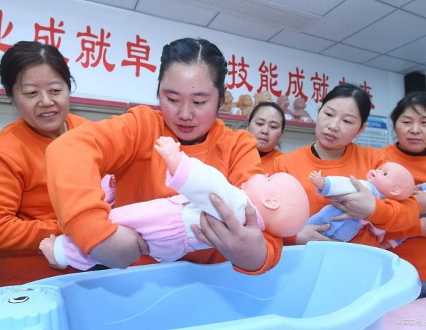 警惕“皮包公司”!正规月嫂培训机构长这样(图1) 警惕“皮包公司”!正规月嫂培训机构长这样(图1)