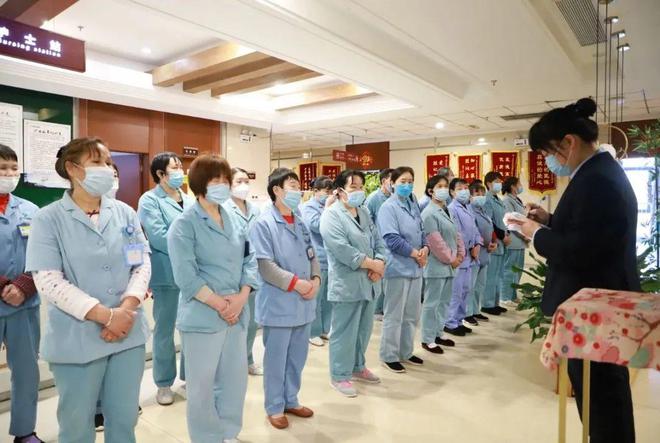 北京护工培训：双证毕业（技能+上岗证）优势 (图1)