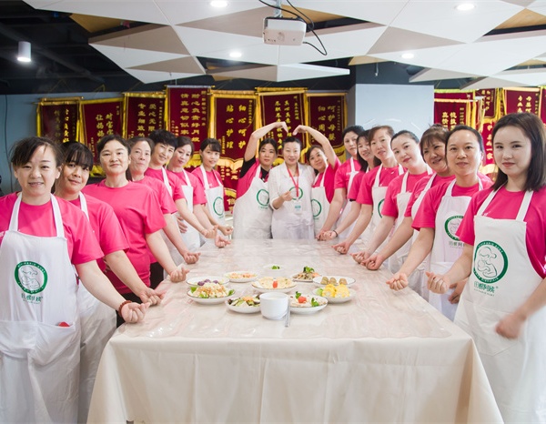 线上+线下结合：北京育婴师培训，随时随地想学就学！(图2)