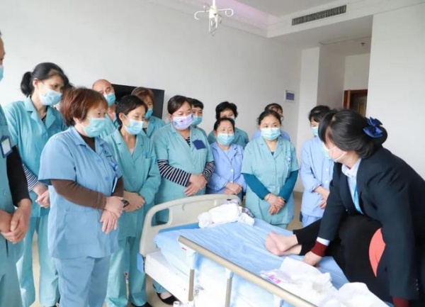 北京护工培训价格表曝光，看完再报名不后悔(图2)