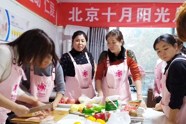 想学月嫂就选择北京十月阳光月嫂培训班